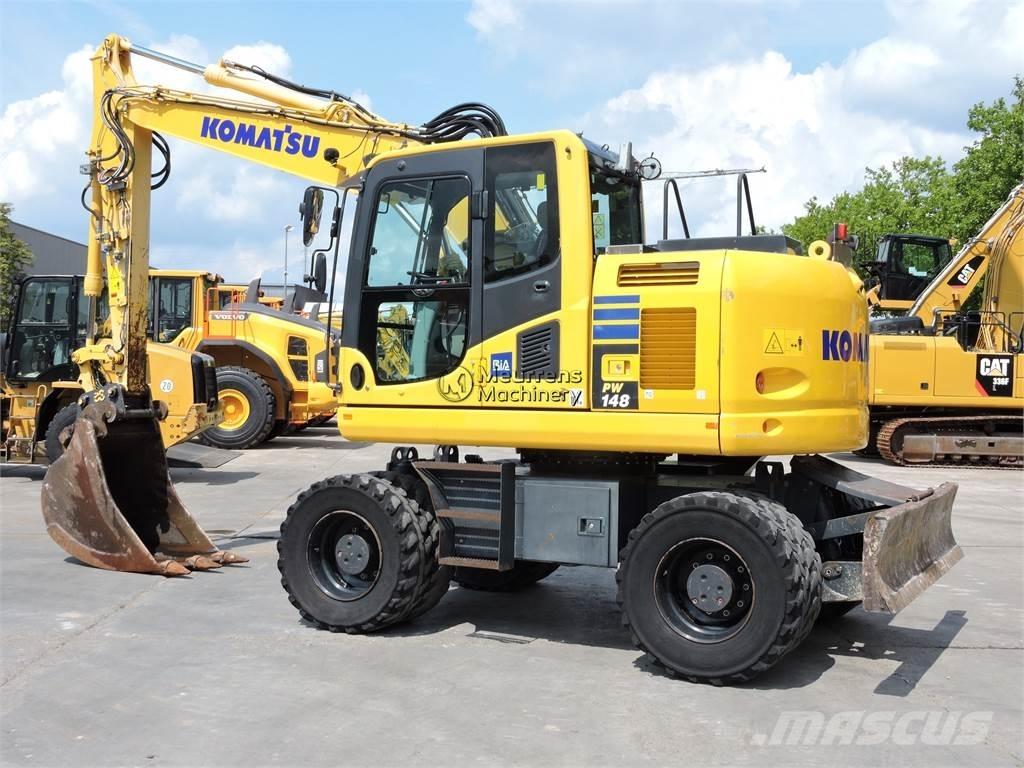 Komatsu PW148 轮式挖掘机