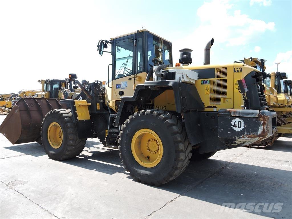 Komatsu WA320 轮式装载机