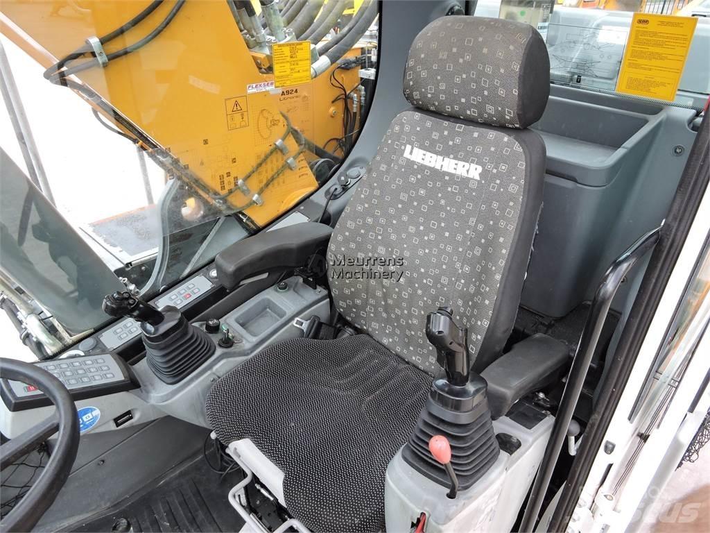 Liebherr A924 轮式挖掘机