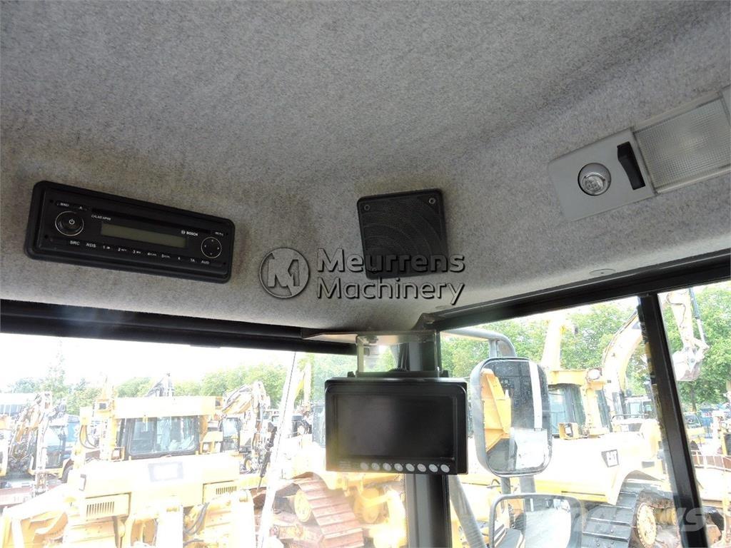 Volvo A25F 铰接式自卸车
