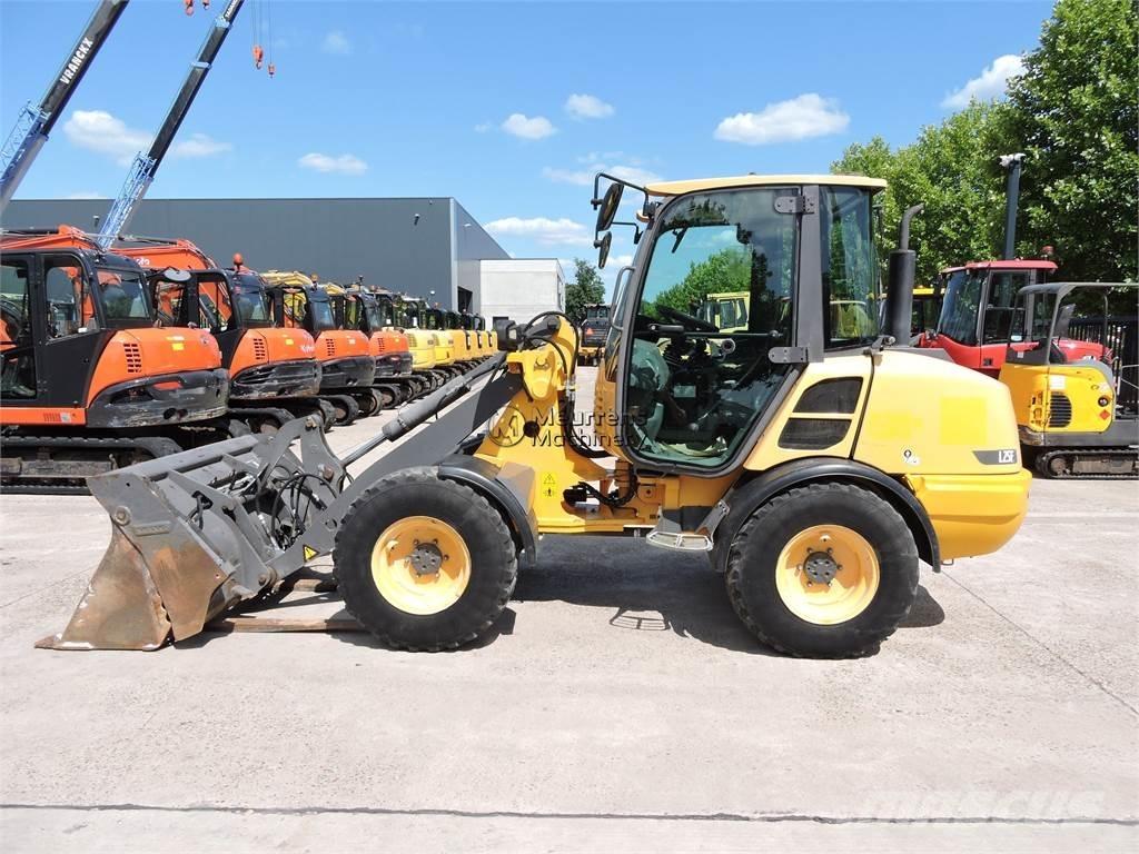 Volvo L25F + FORK 轮式装载机