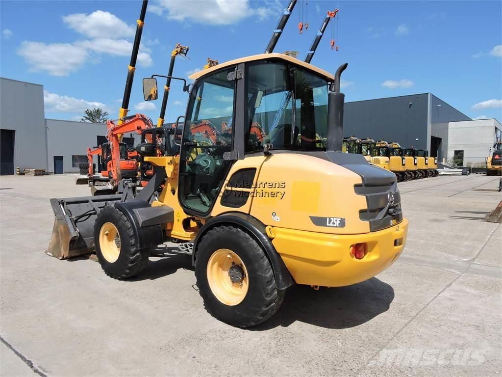 Volvo L25F + FORK 轮式装载机