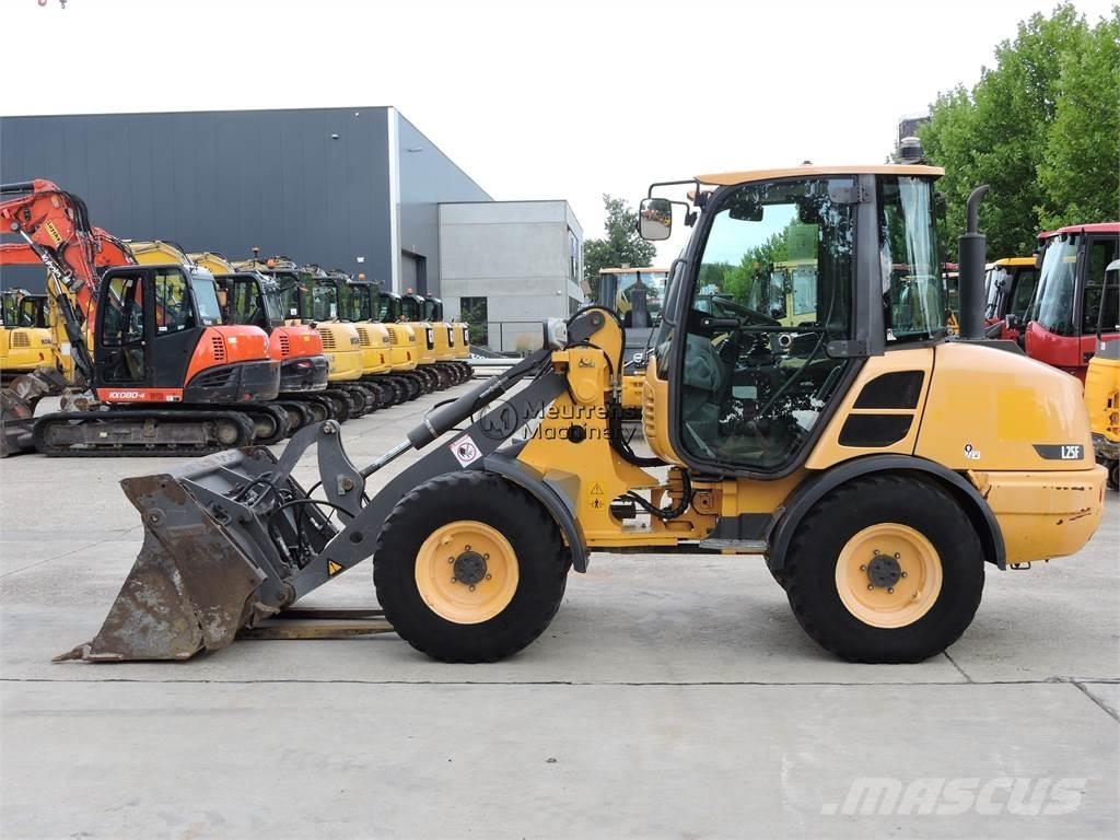 Volvo L25F + FORK 轮式装载机