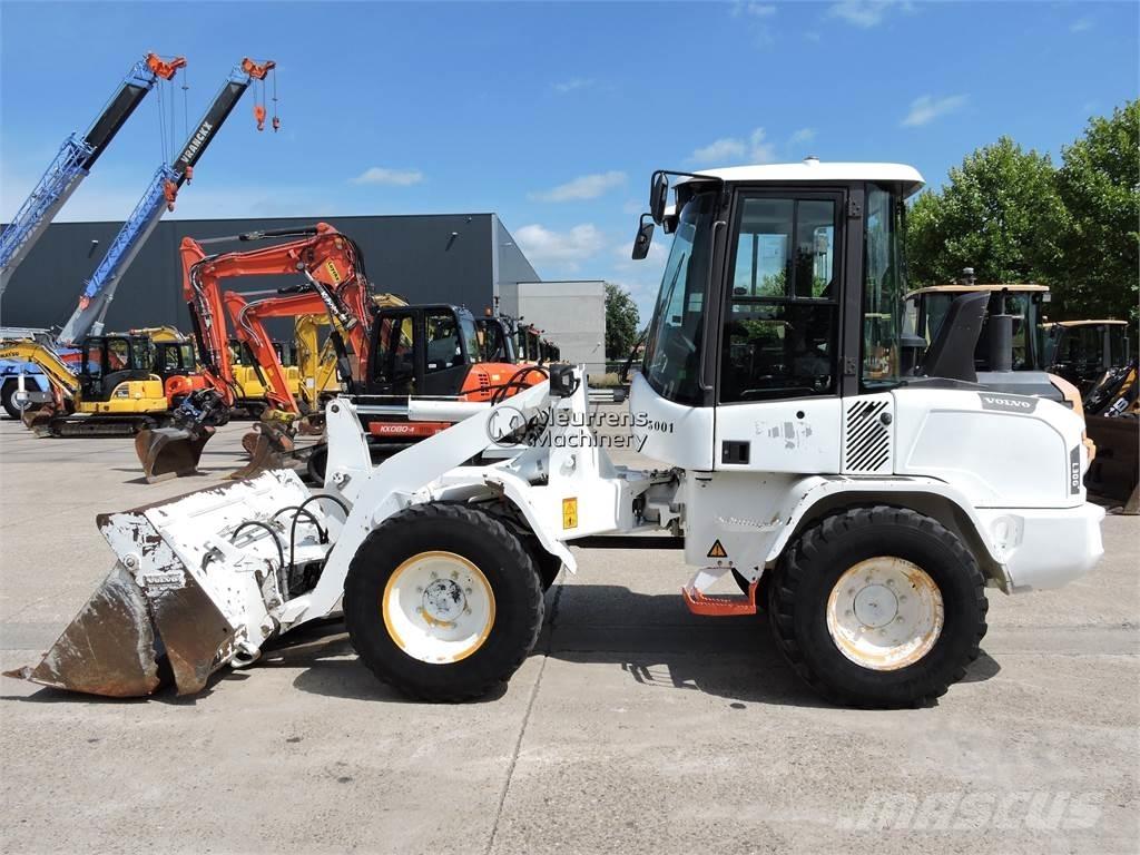 Volvo L30G + FORK 轮式装载机