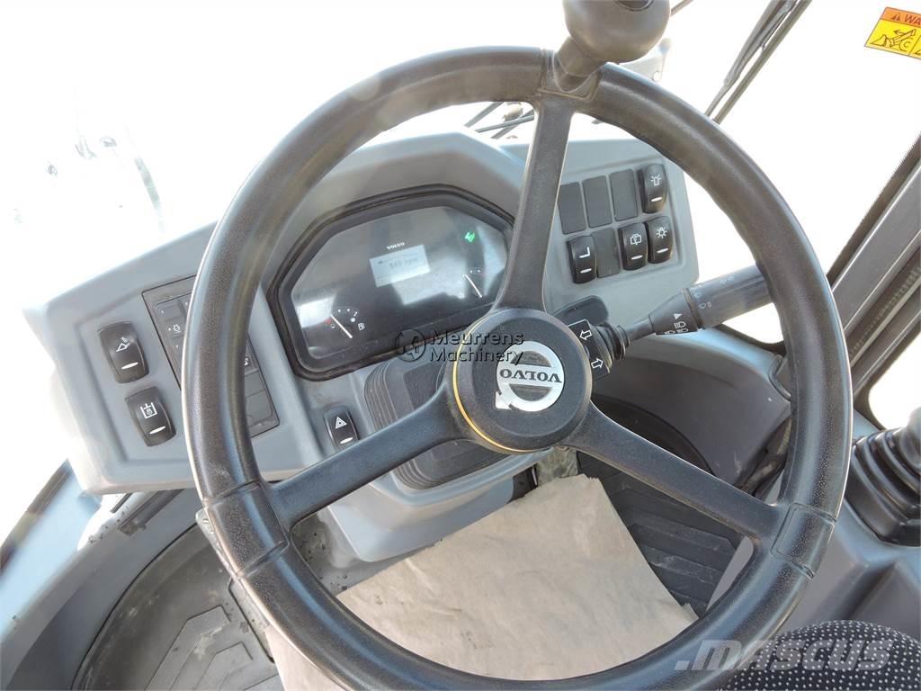 Volvo L30G + FORK 轮式装载机