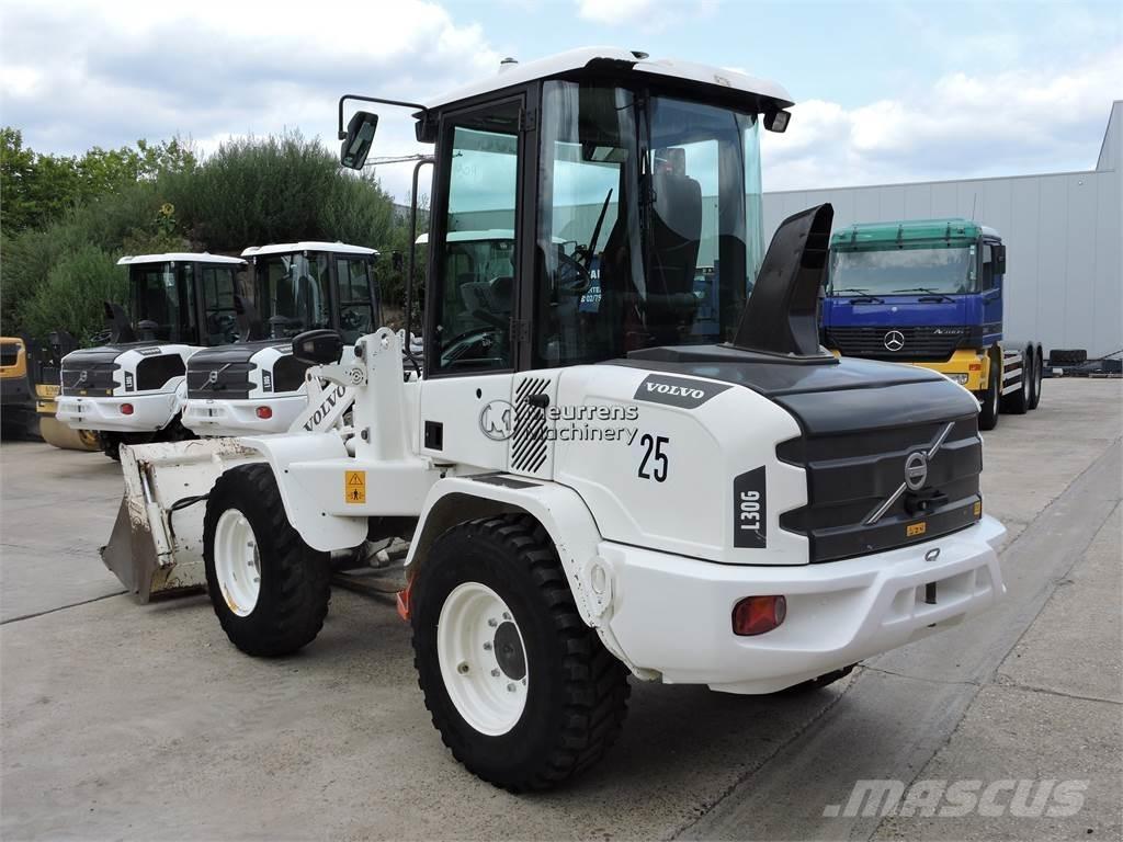 Volvo L30G + FORK 轮式装载机