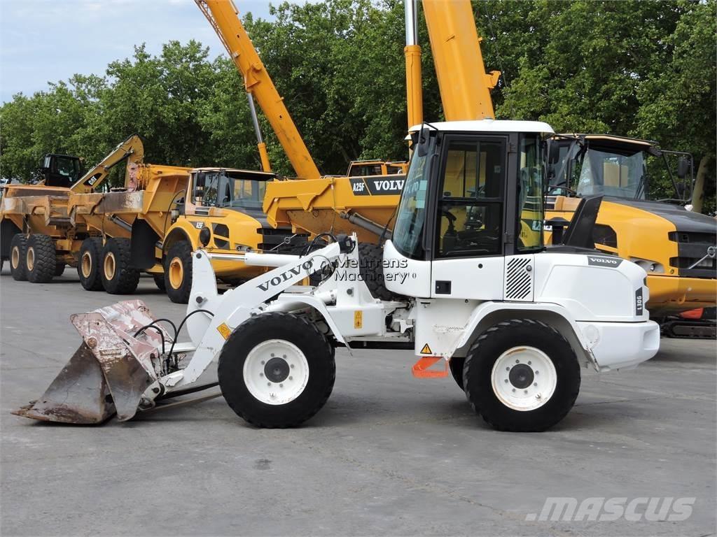 Volvo L30G + FORK 轮式装载机