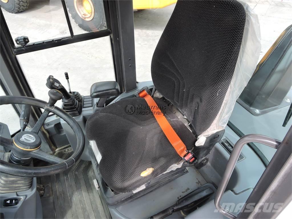 Volvo L30G + FORK 轮式装载机