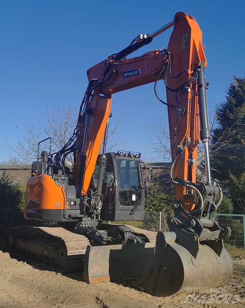 Develon DX 235 LCR-7 履带挖掘机