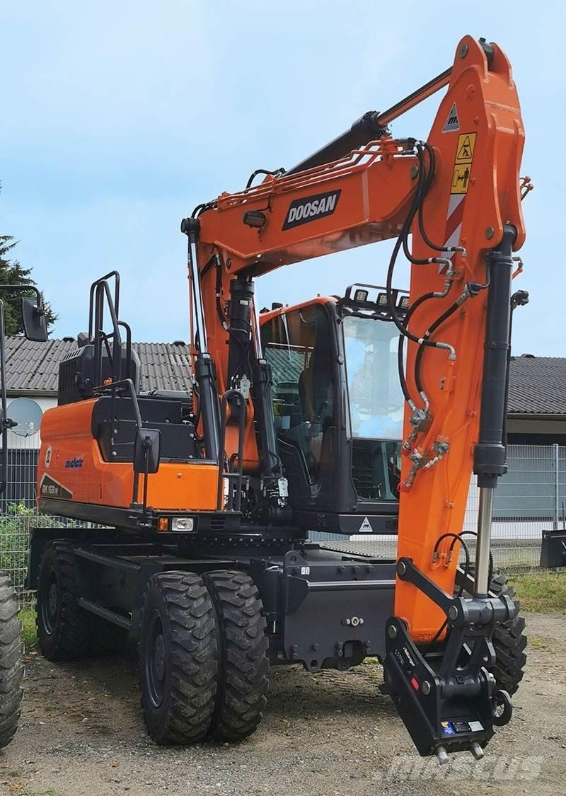 Doosan DX 160 W-7 轮式挖掘机