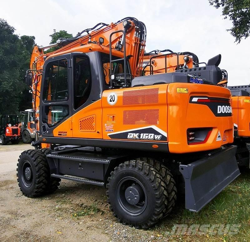 Doosan DX 160 W-7 轮式挖掘机