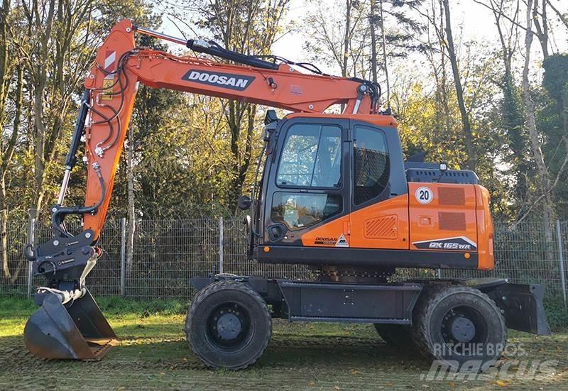 Doosan DX 165 WR-7 轮式挖掘机