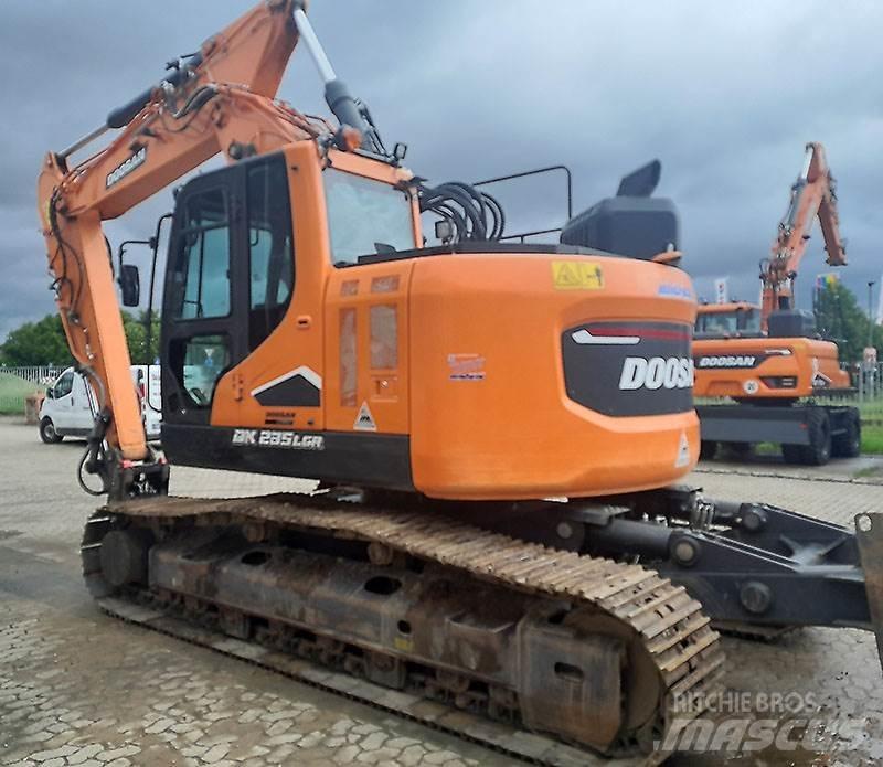 Doosan DX 235 LCR-7 履带挖掘机