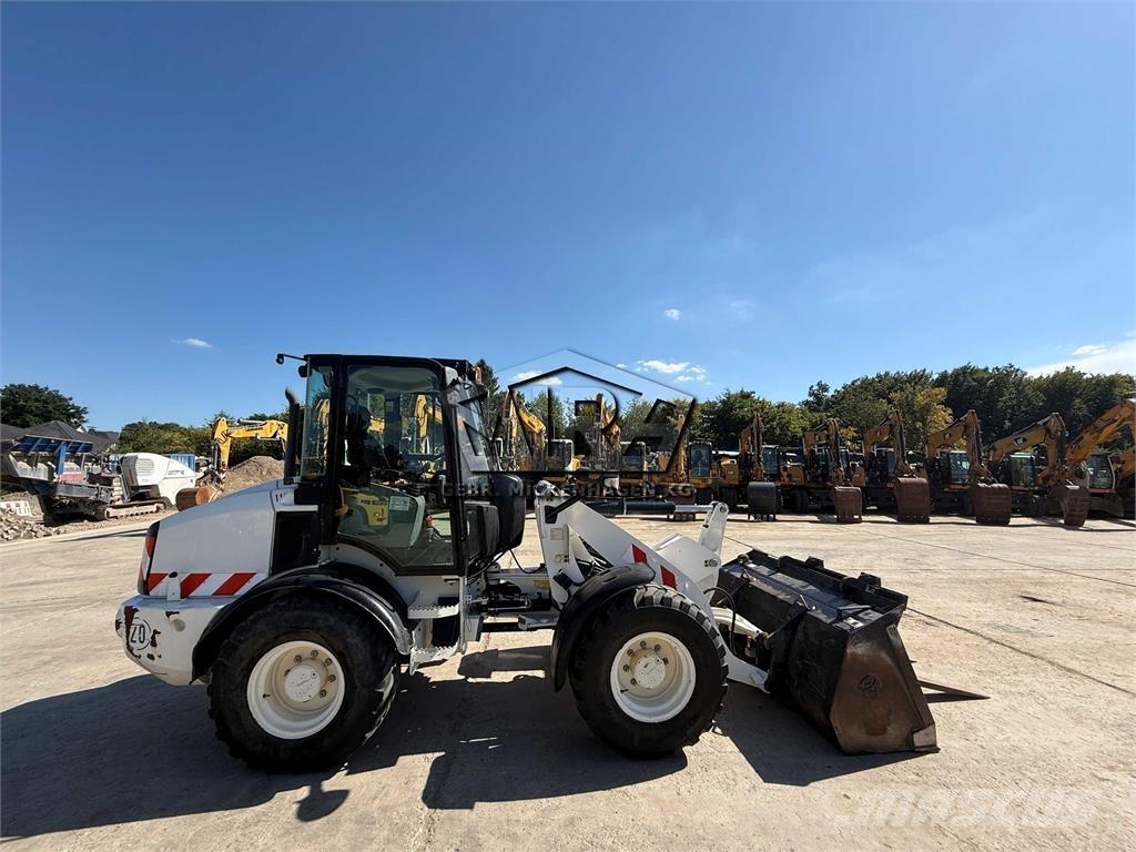 CAT 908M 轮式装载机