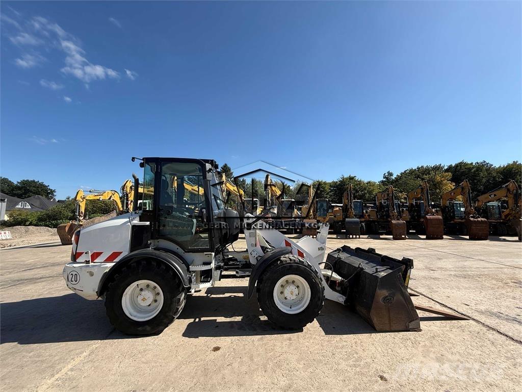 CAT 908M 轮式装载机