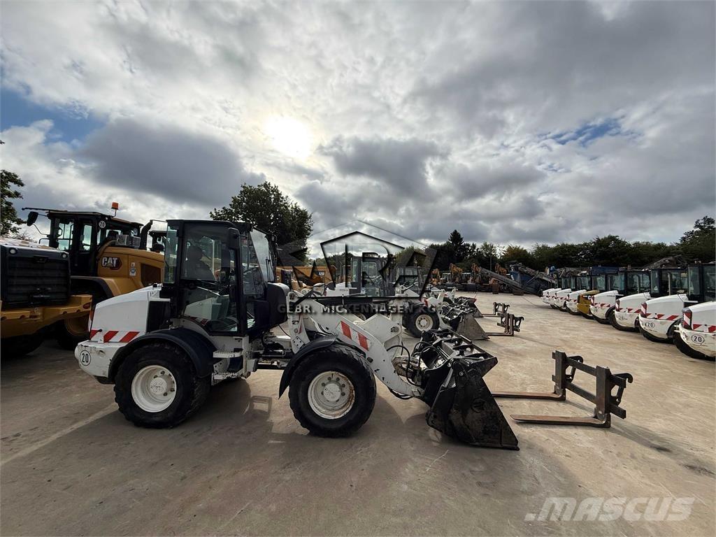 CAT 908M 轮式装载机