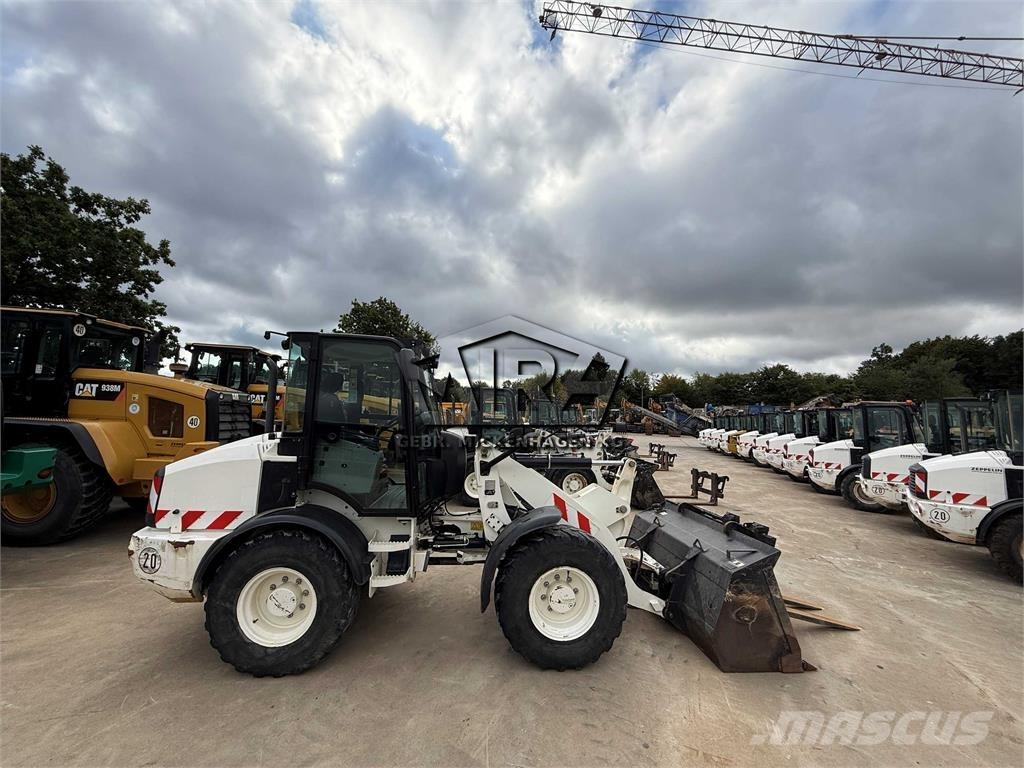 CAT 908M 轮式装载机