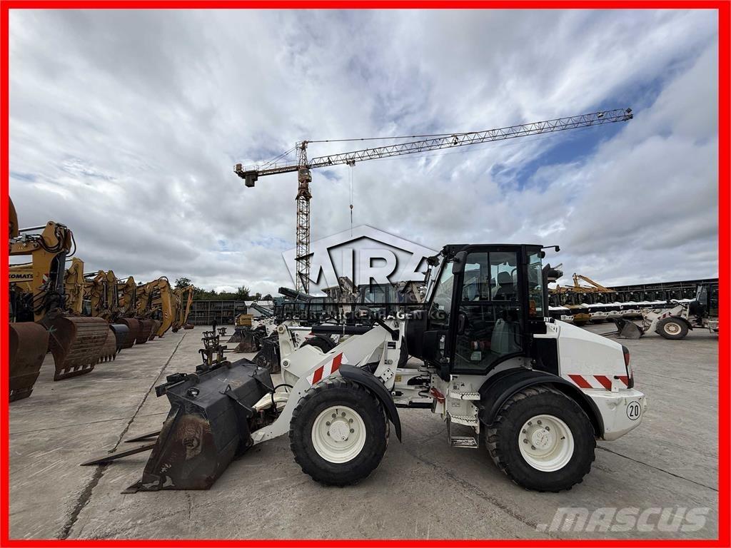 CAT 908M 轮式装载机