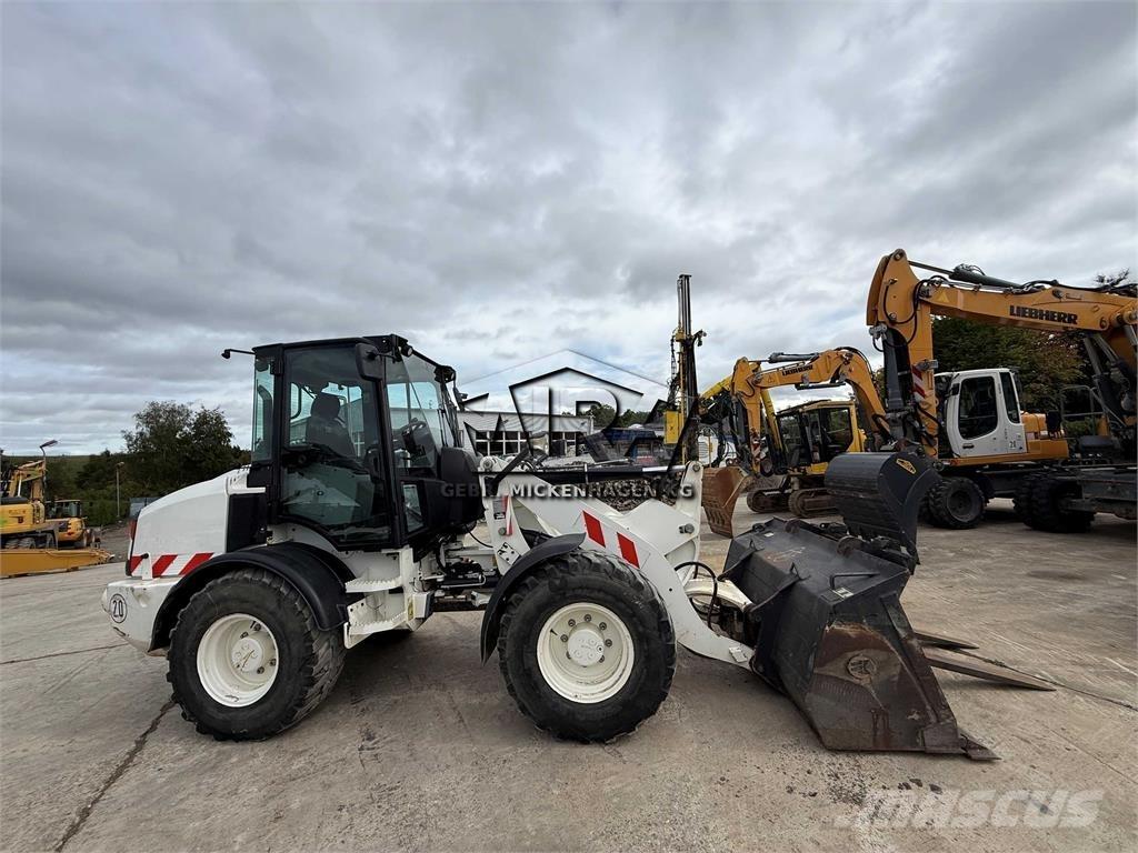CAT 908M 轮式装载机