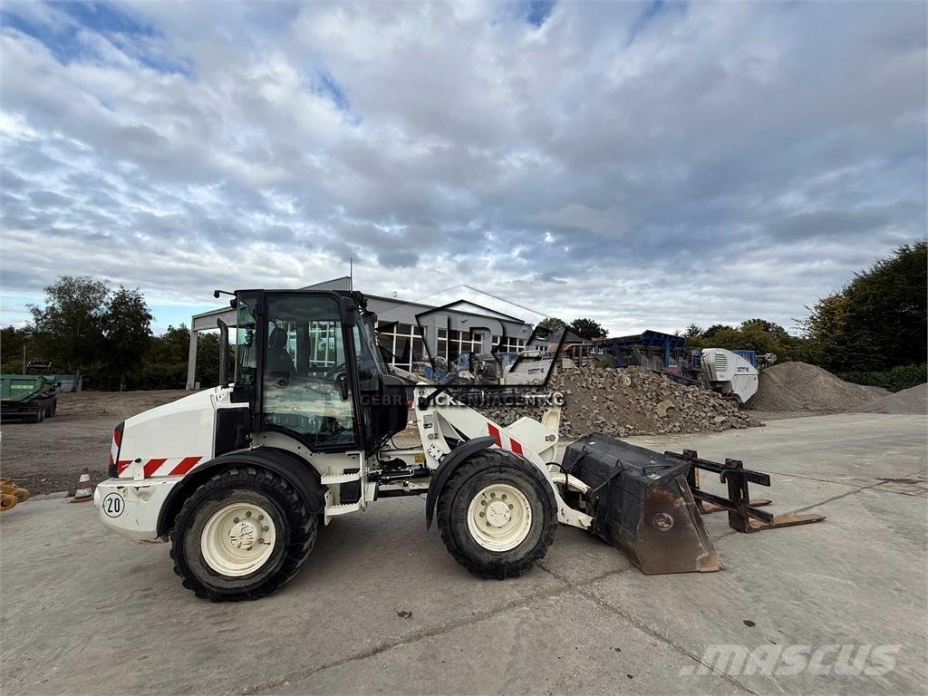 CAT 908M 轮式装载机