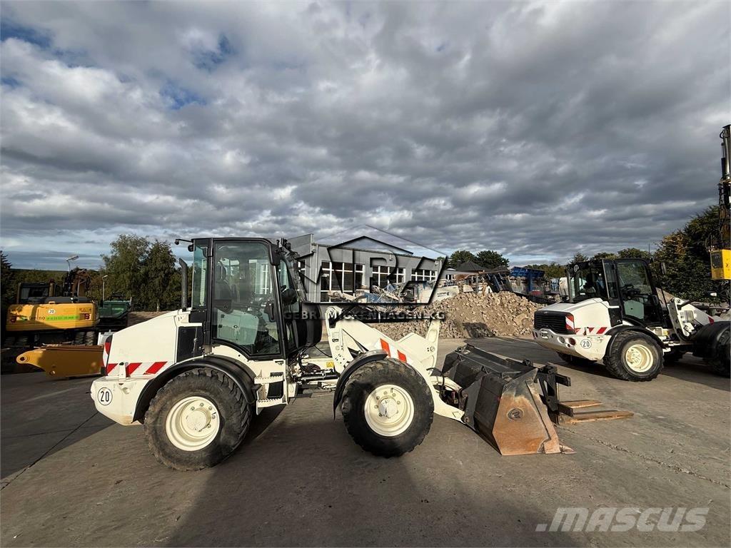 CAT 908M 轮式装载机