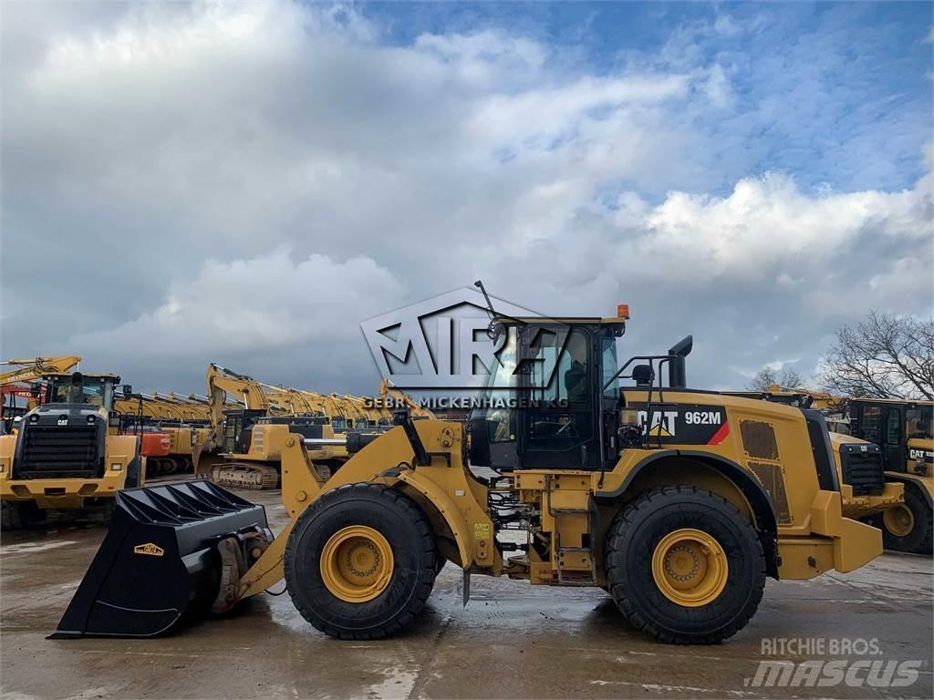 CAT 962M 轮式装载机
