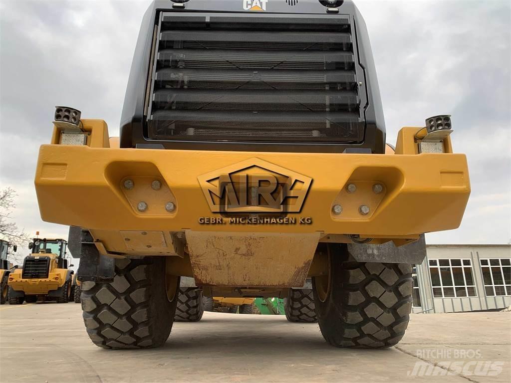 CAT 966M 轮式装载机