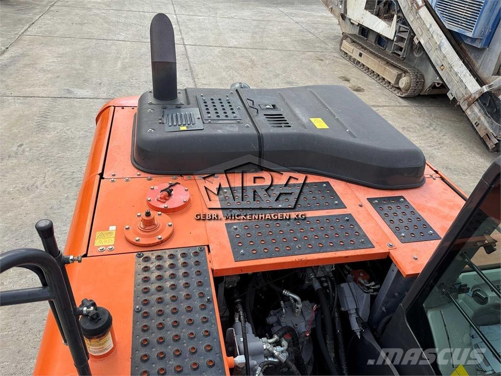 Hitachi ZX 220W-6 轮式挖掘机