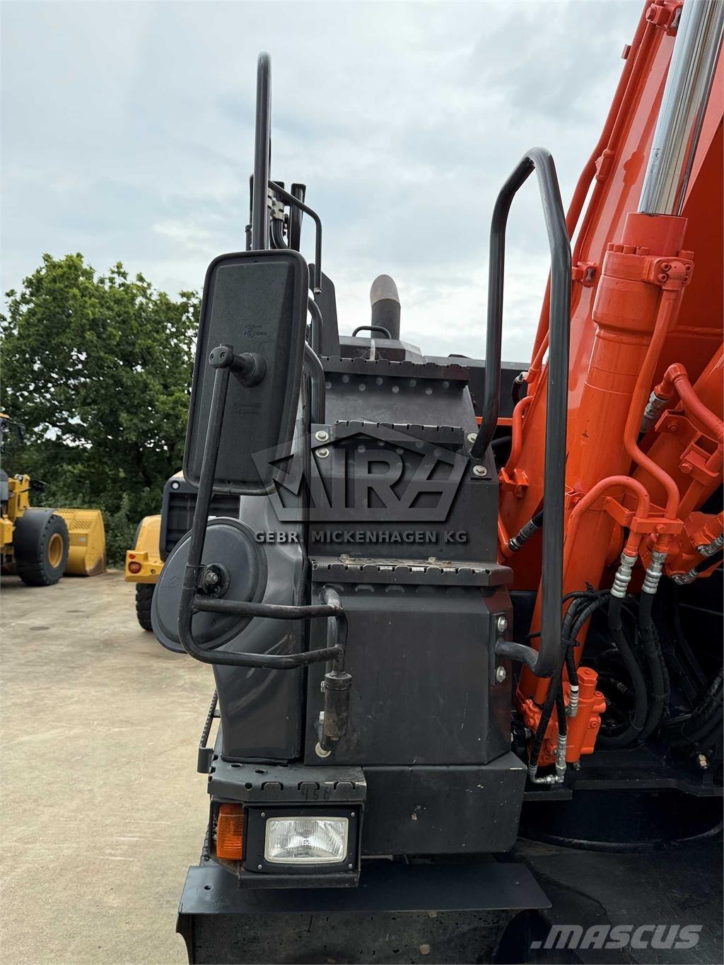 Hitachi ZX140W-6 轮式挖掘机