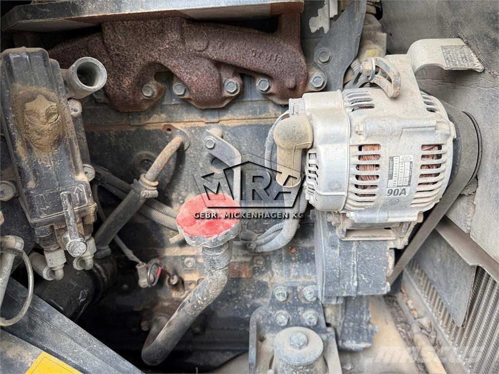 Komatsu WA70-7 轮式装载机