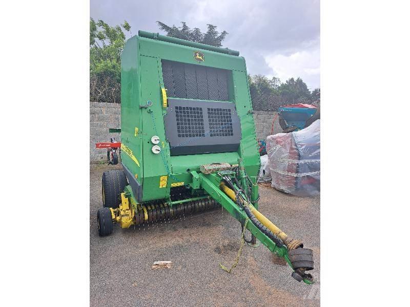 John Deere 592 圆捆打捆机