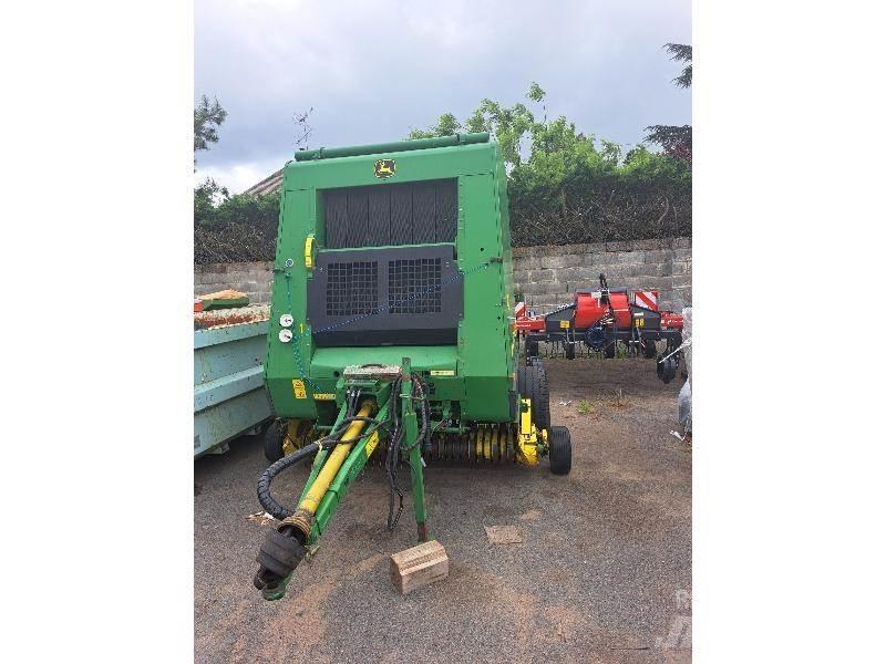 John Deere 592 圆捆打捆机