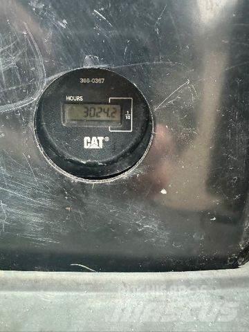 CAT 305E2 小型挖掘机