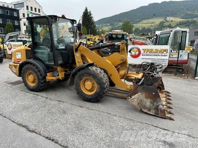 CAT 906H 轮式挖掘机