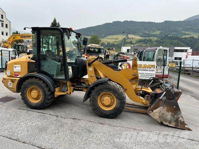 CAT 906H 轮式挖掘机