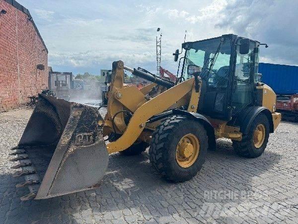 CAT 906M 轮式装载机