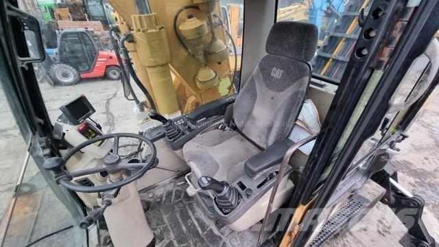 CAT M 318 C / 35 轮式挖掘机