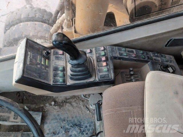CAT M320 轮式挖掘机