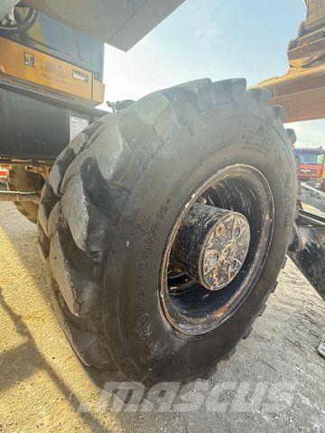 CAT M320 F 轮式挖掘机