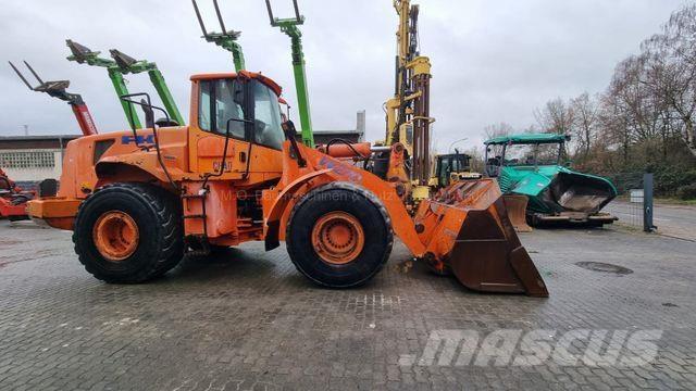 Fiat Kobelco W 270 轮式装载机
