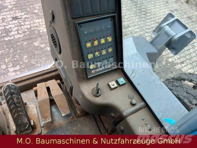 Fuchs MHL 350 轮式挖掘机