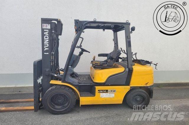 Hyundai 30L-7A 天然气叉车