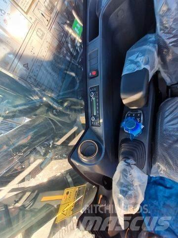 Hyundai HW150ACR 轮式挖掘机