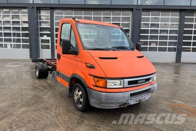 Iveco 35C12 4x2 其他