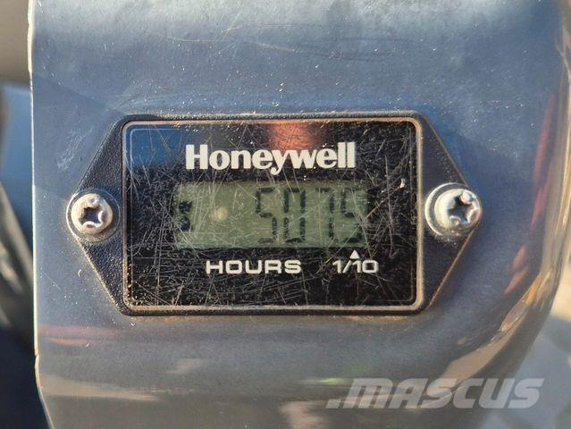 Kobelco SK10 SR-2E 小型挖掘机