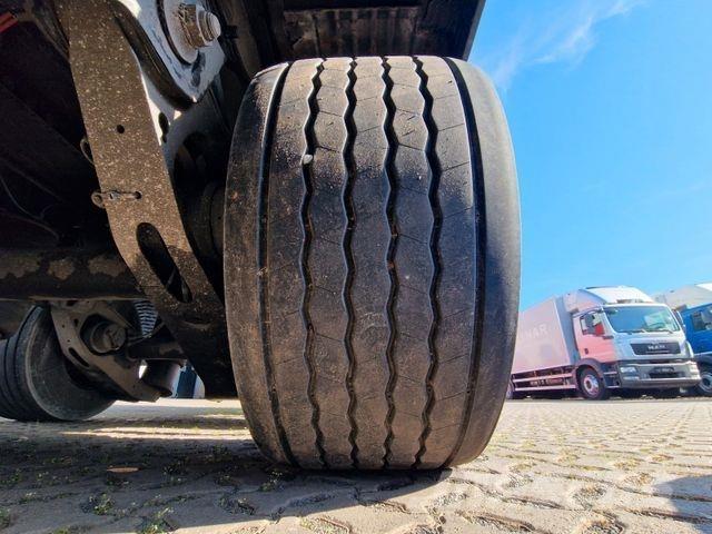 Krone SD 侧帘半挂车
