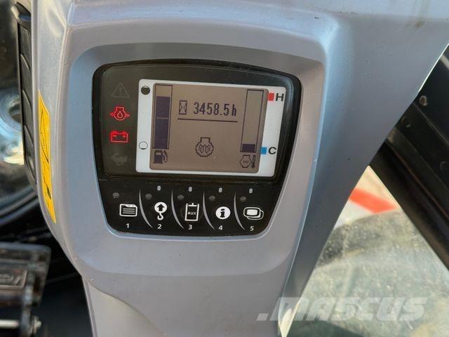 Kubota KX057-4 小型挖掘机