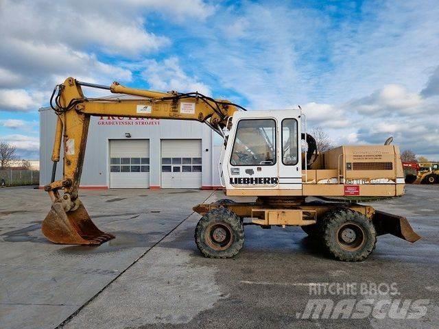 Liebherr A912 轮式挖掘机
