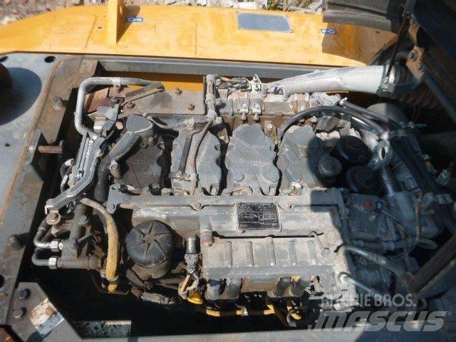 Liebherr R924 LC 履带挖掘机