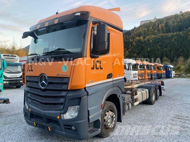 Mercedes-Benz 2542 平板车